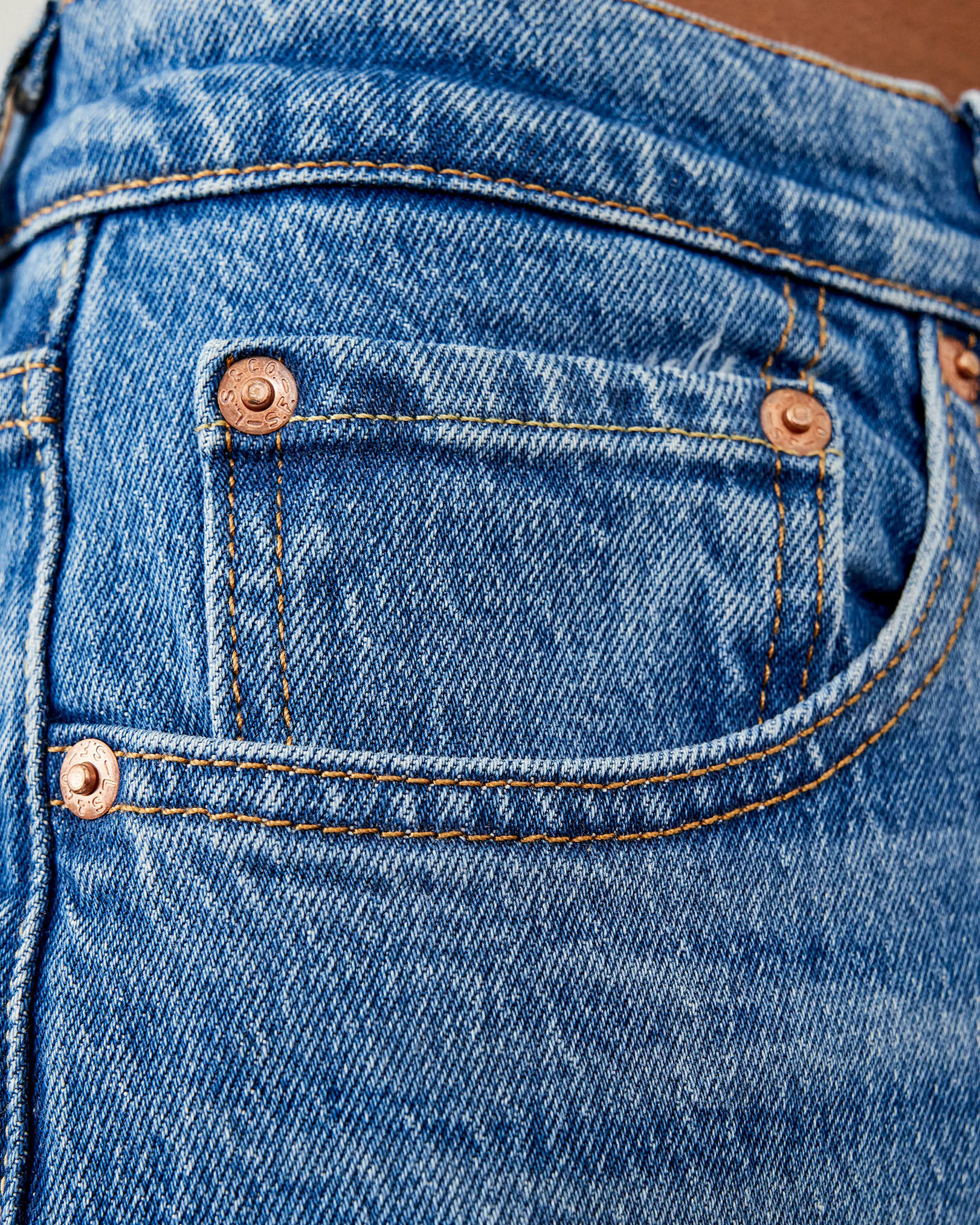 Womens levis with 2025 button back pockets