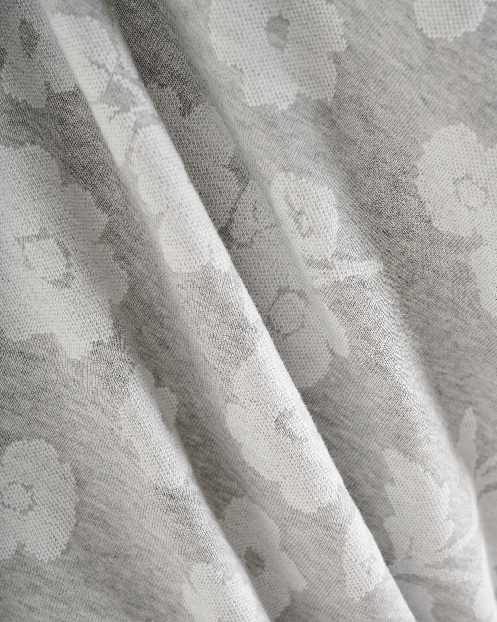 Chandail à capuchon jacquard floral