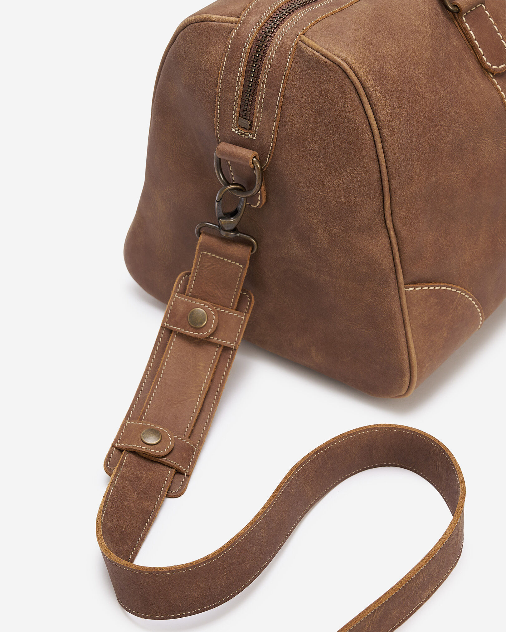 Roots leather duffle 2025 bag
