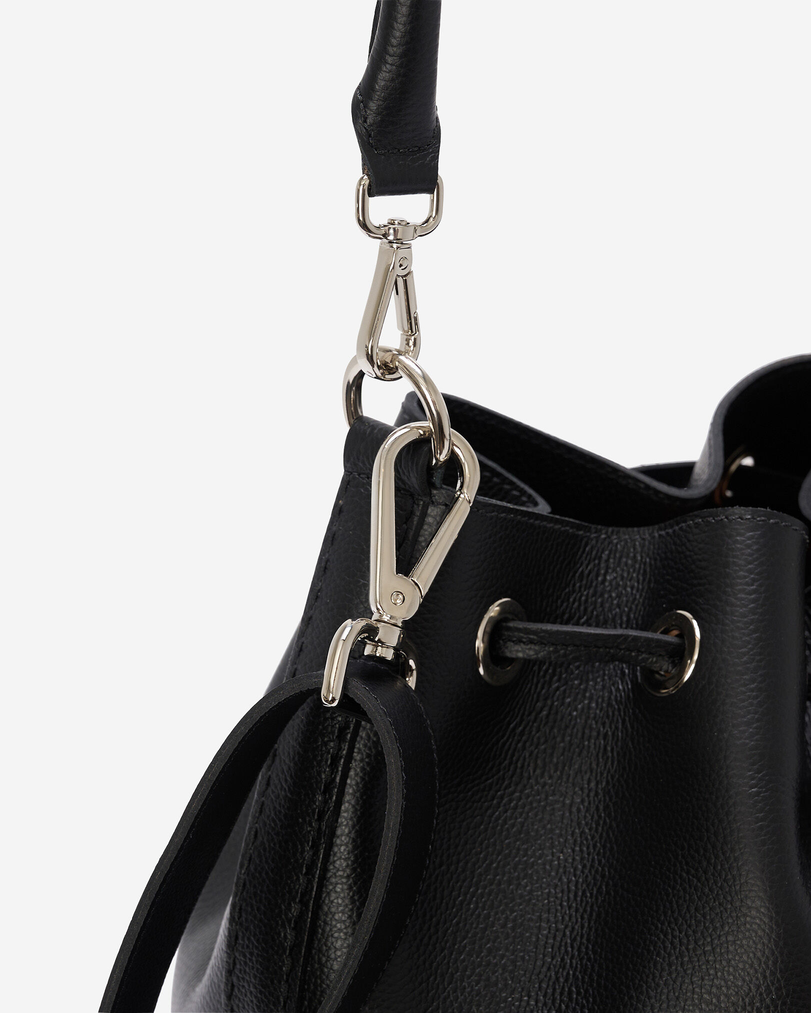 Roots bucket bag store