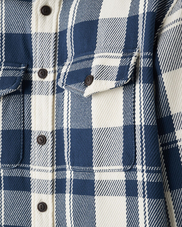 Chemise d&eacute;contract&eacute;e en serg&eacute; Cypress