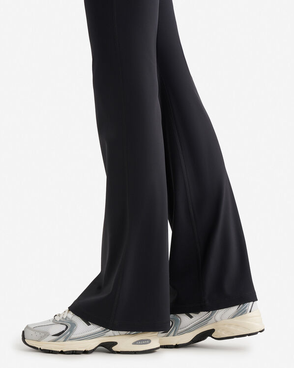 Restore Stretch Flare Legging