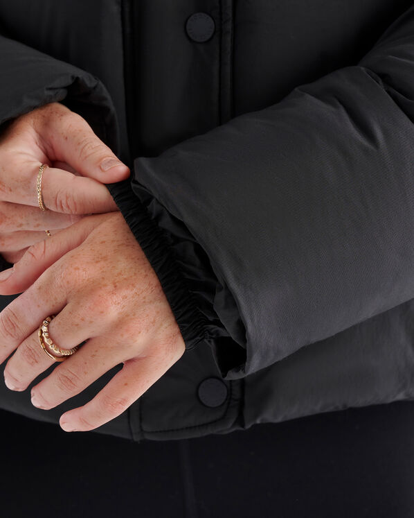 Roots Down Short Puffer