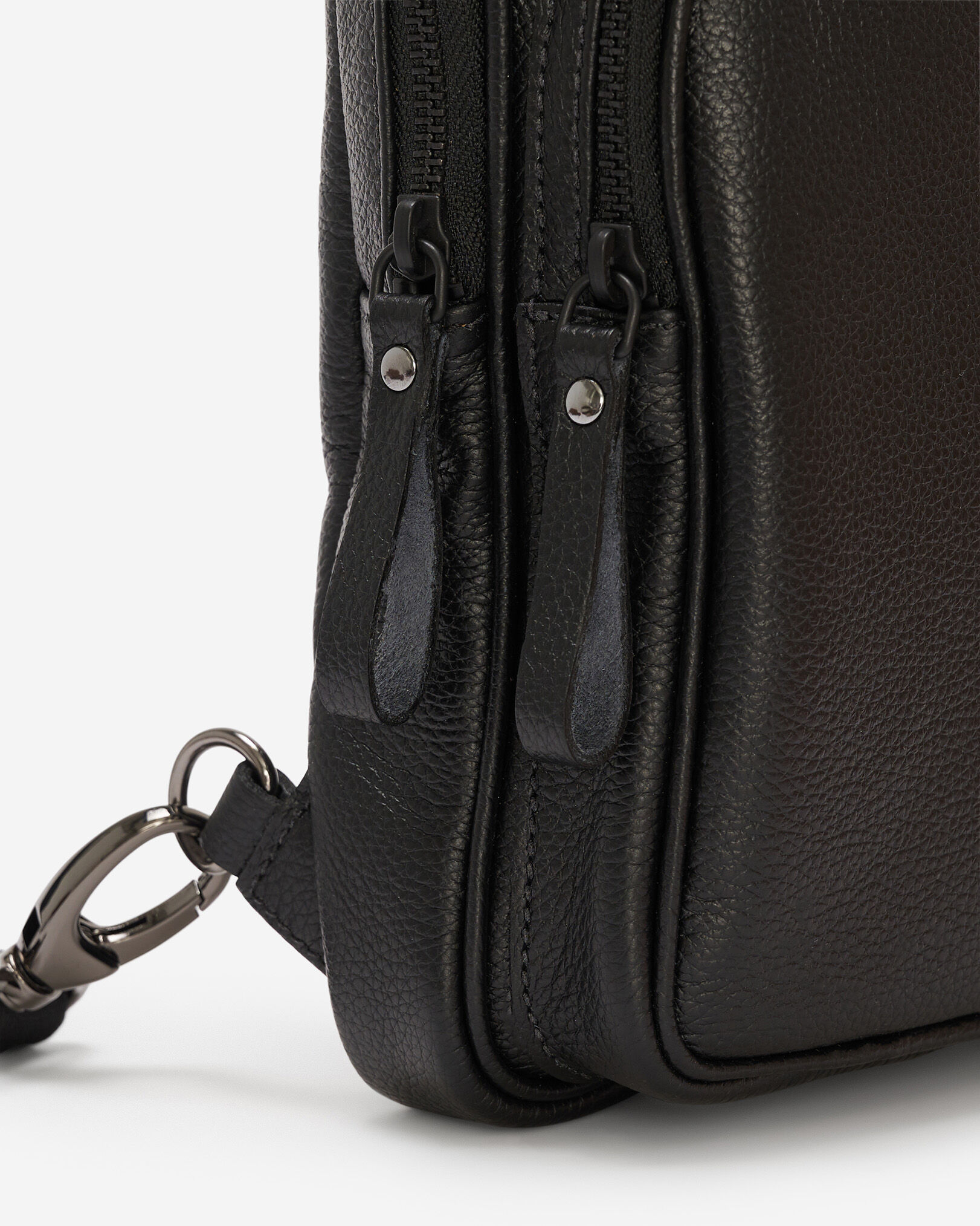 Roots sling bag deals
