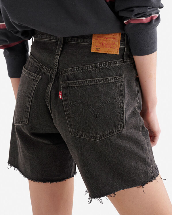 Short mi-cuisse Levi's 501® pour femmes  Short mi-cuisse Levi's 501® pour femmes