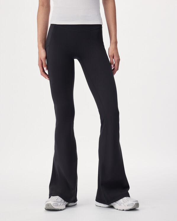 Legging sport &eacute;vas&eacute; en tricot