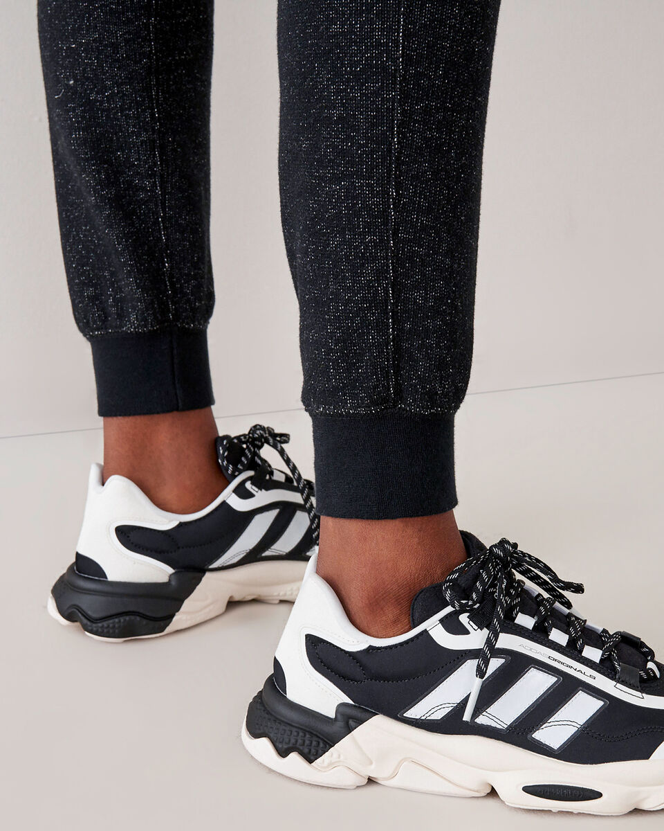 Pantalon court en molleton ajusté à cheville côtelée (entrejambe : 26 po)