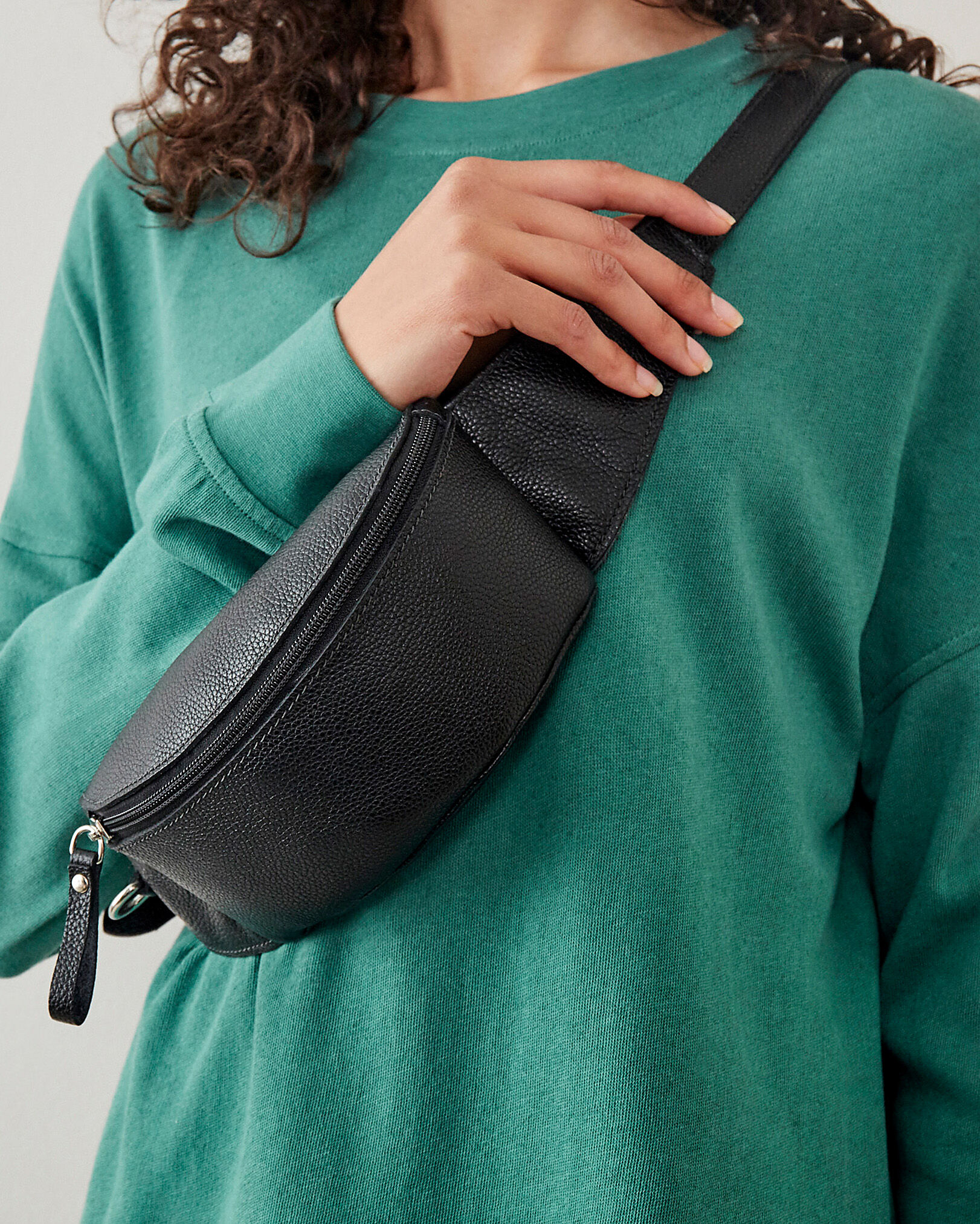 Roots hotsell fanny packs