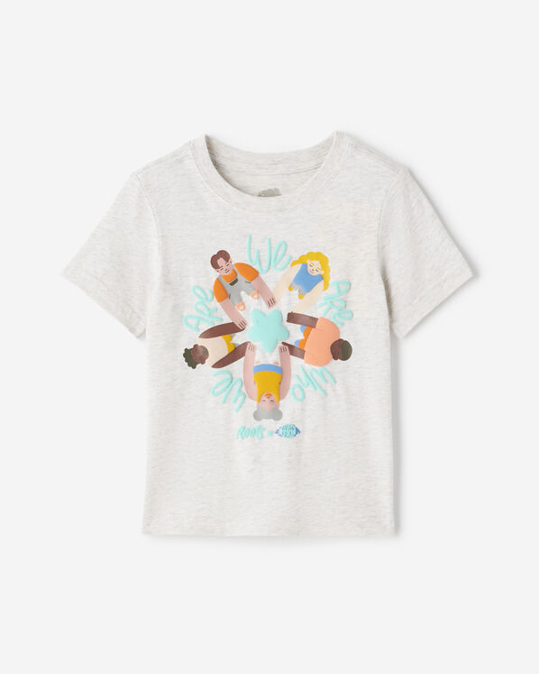 T-shirt Fierté We Are Who We Are Roots X Vivian Rosas pour tout-petits