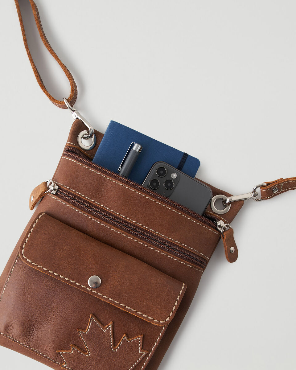 Maple Leaf Urban Pouch Tribe