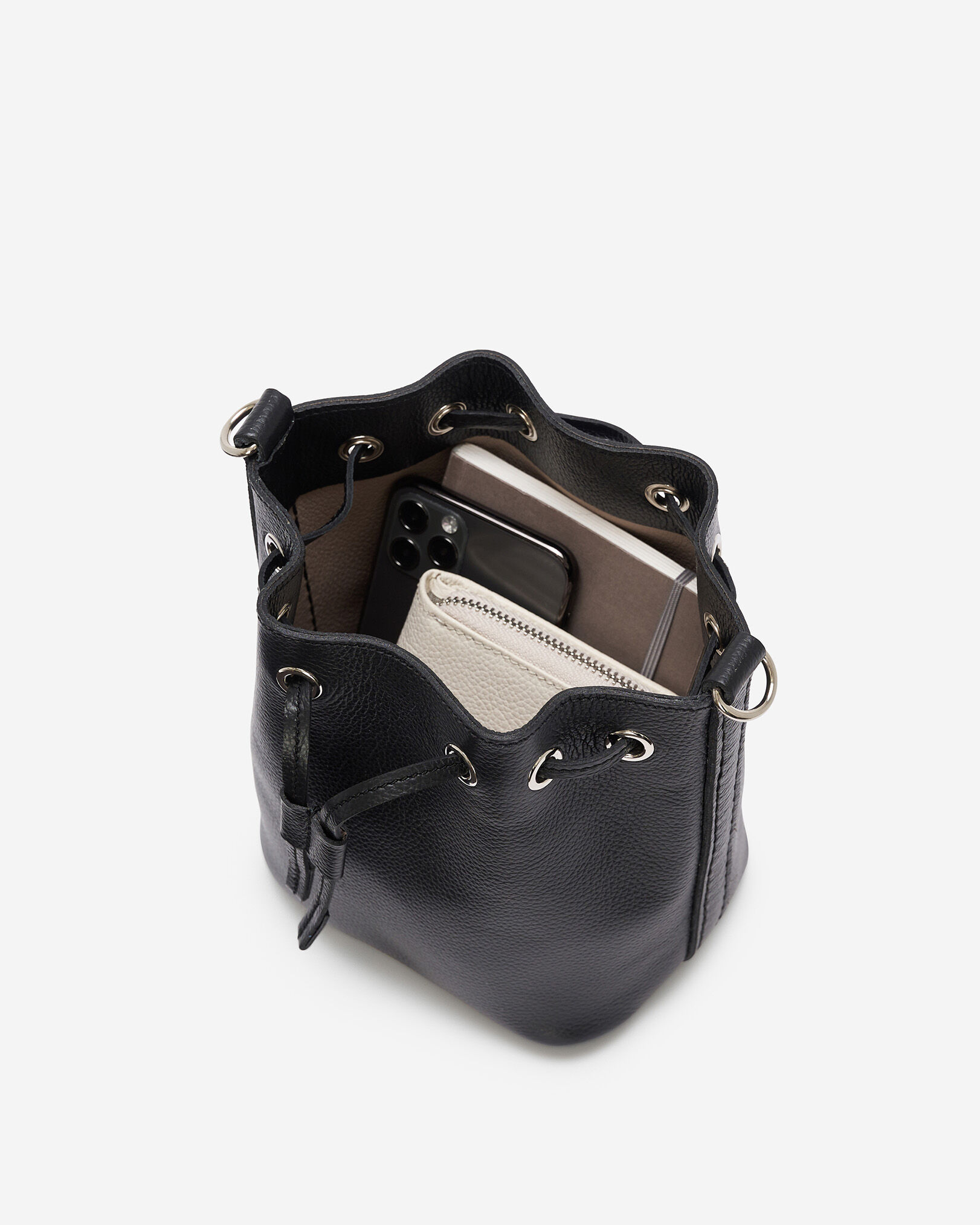 Roots bucket bag store