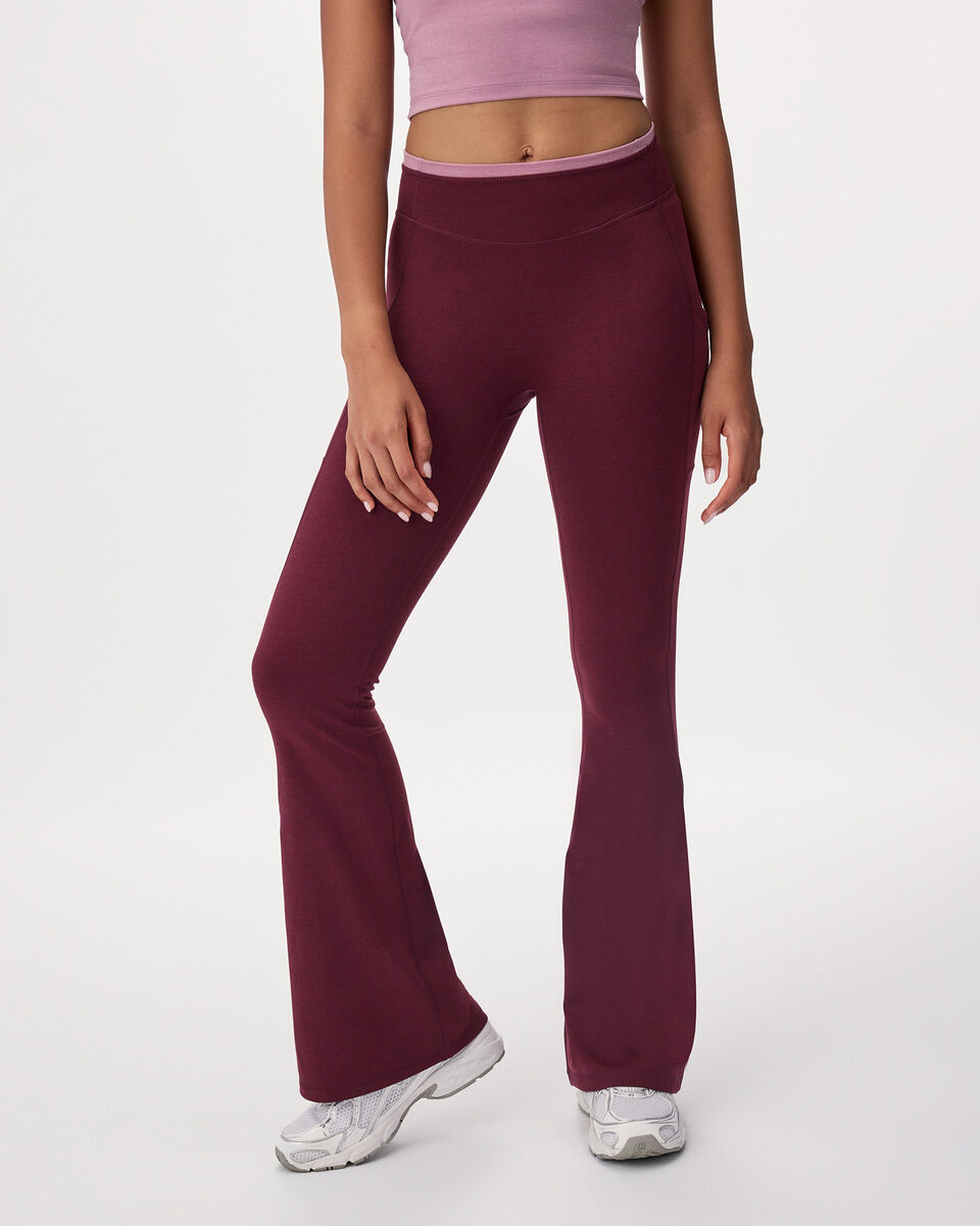 Active Knit Flare Legging
