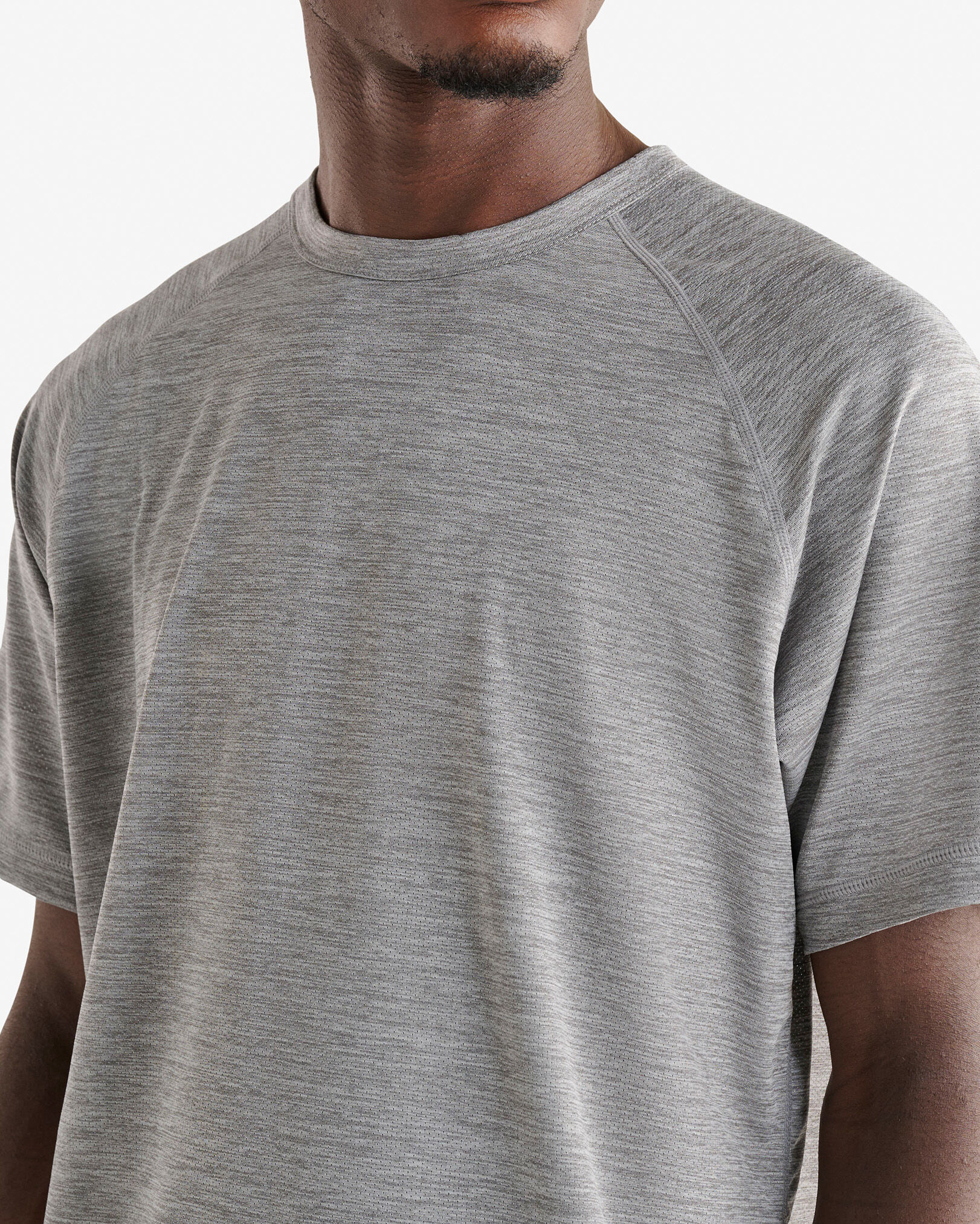 T-shirt sport en tricot léger