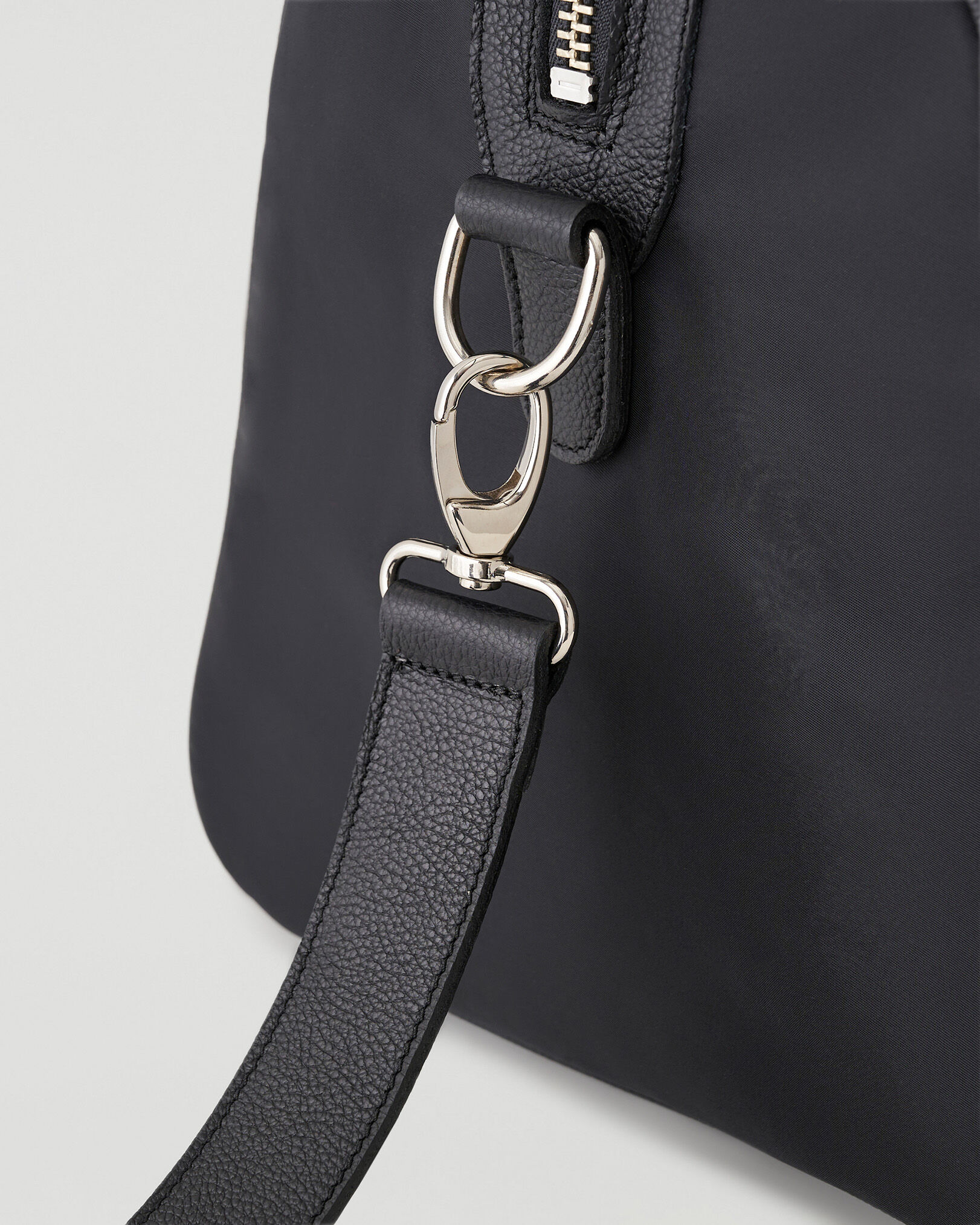 Roots shop nylon bag
