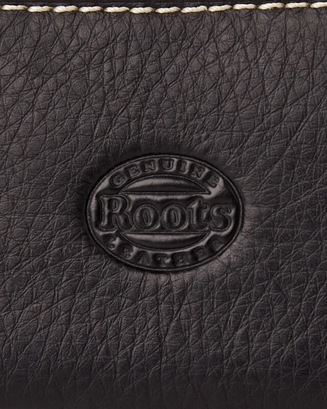Roots Small Trifold Clutch Prince. 4