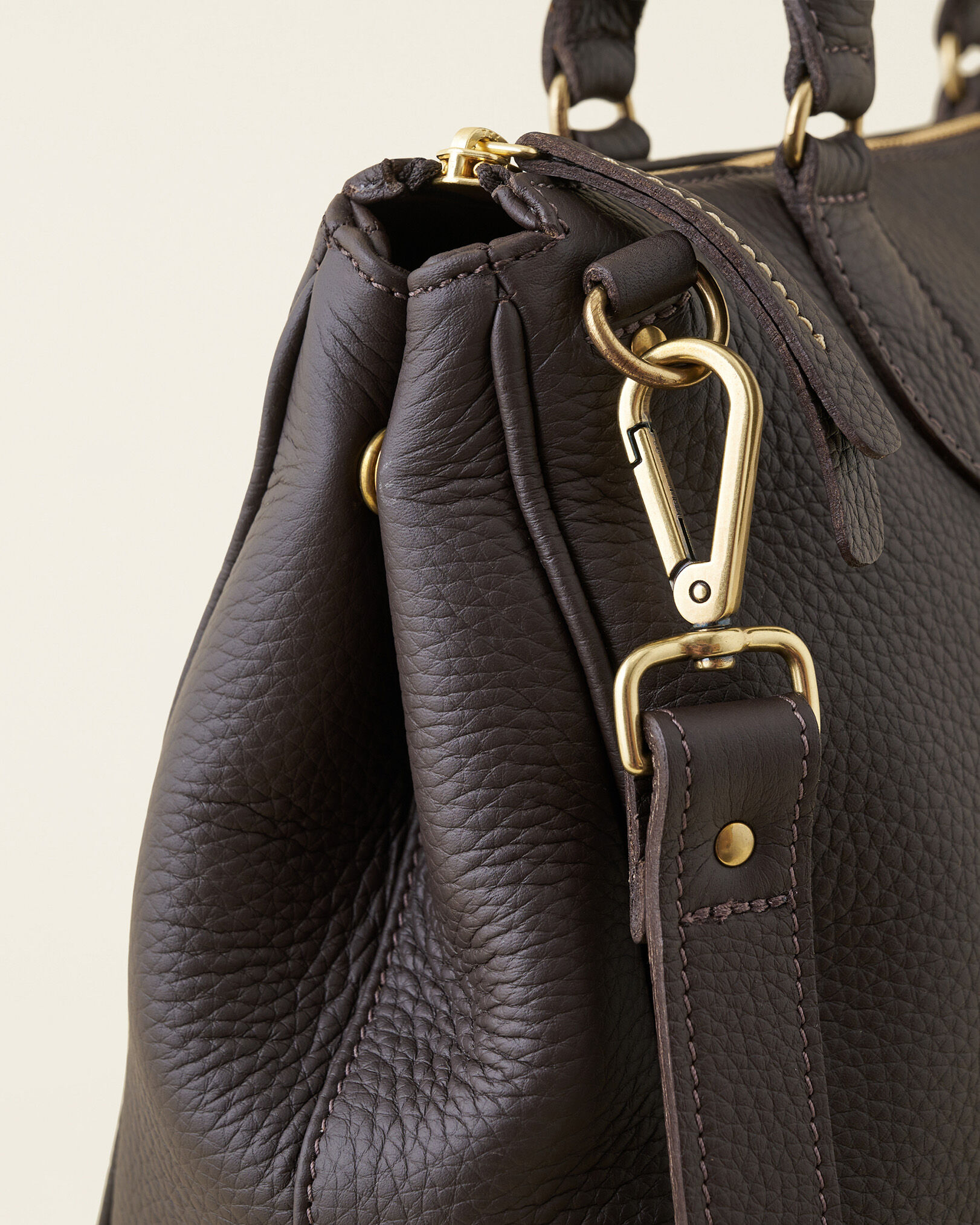 Roots small outlet grace bag