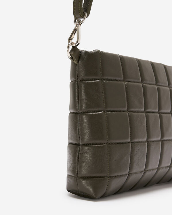 Pochette bouffante carrée à bandoulière Pochette bouffante carrée à bandoulière