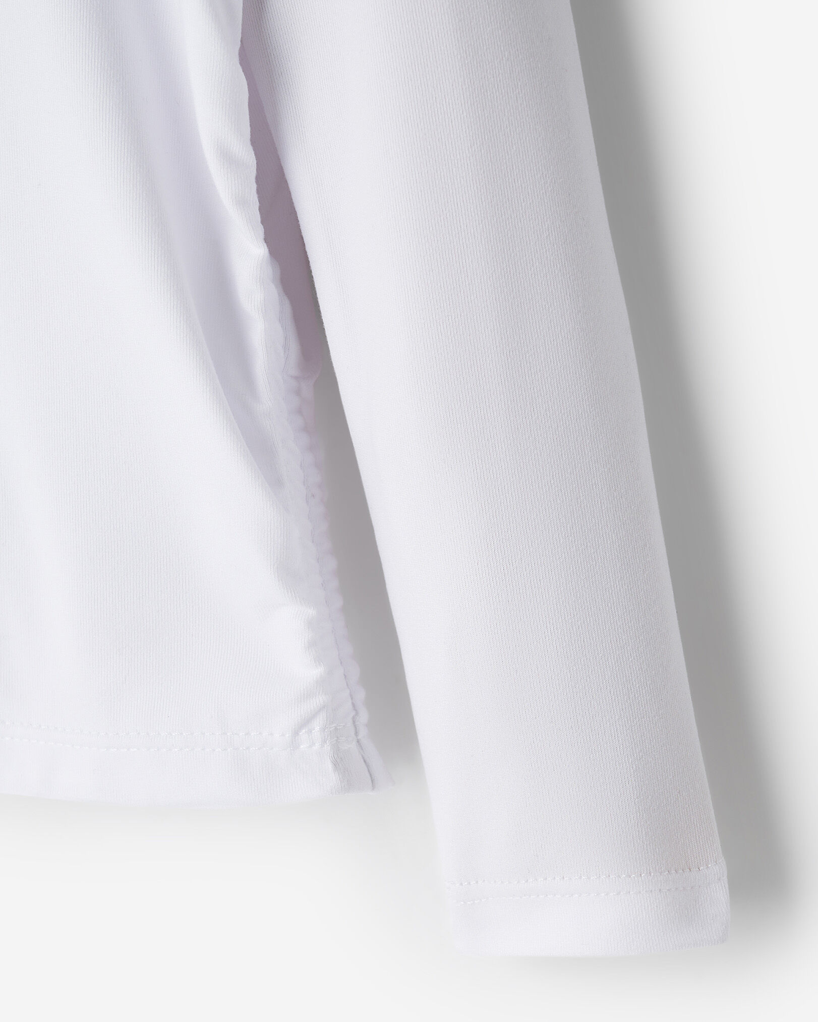 T-shirt sport ajusté pour toutes-petites