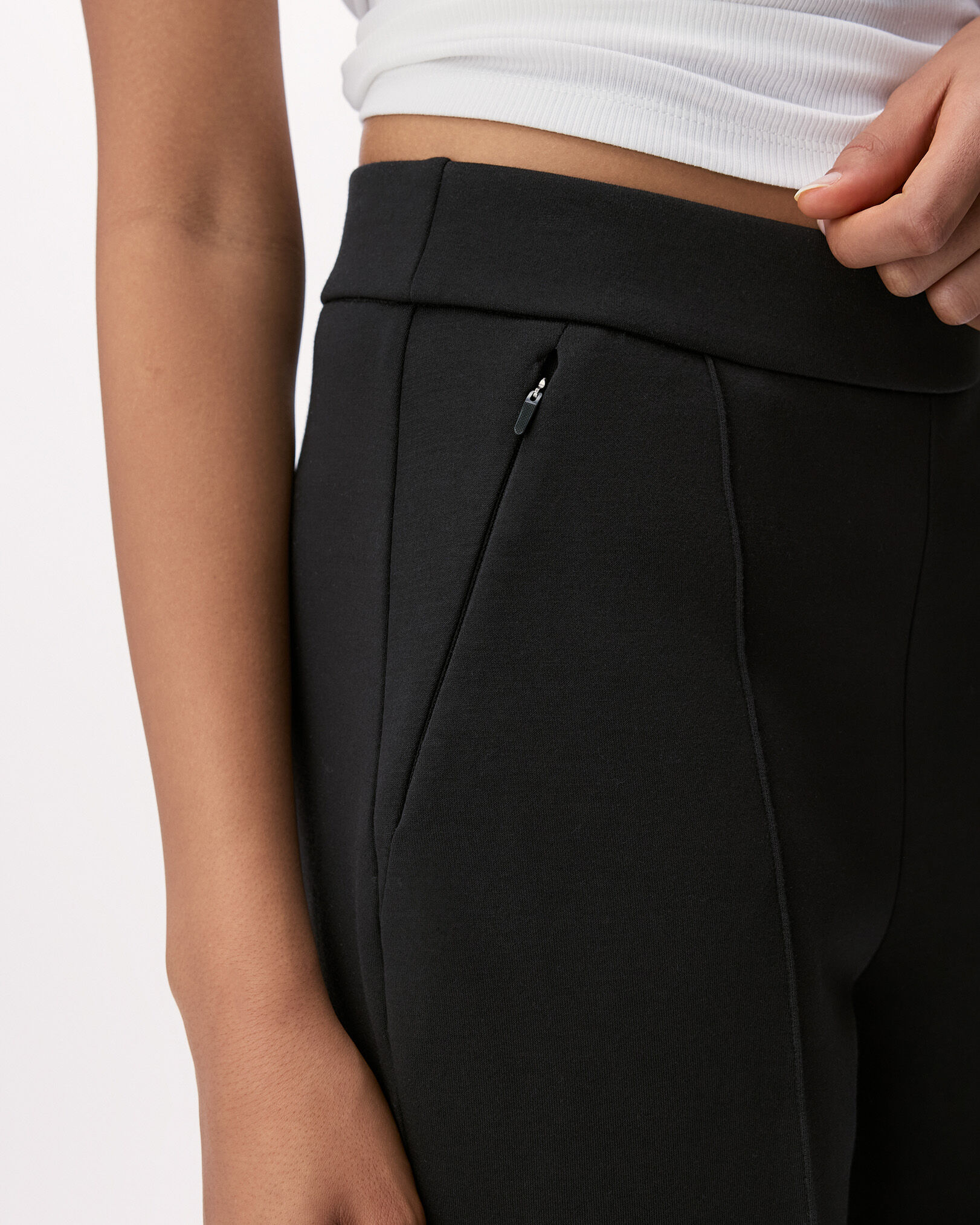 Roam Track Pant