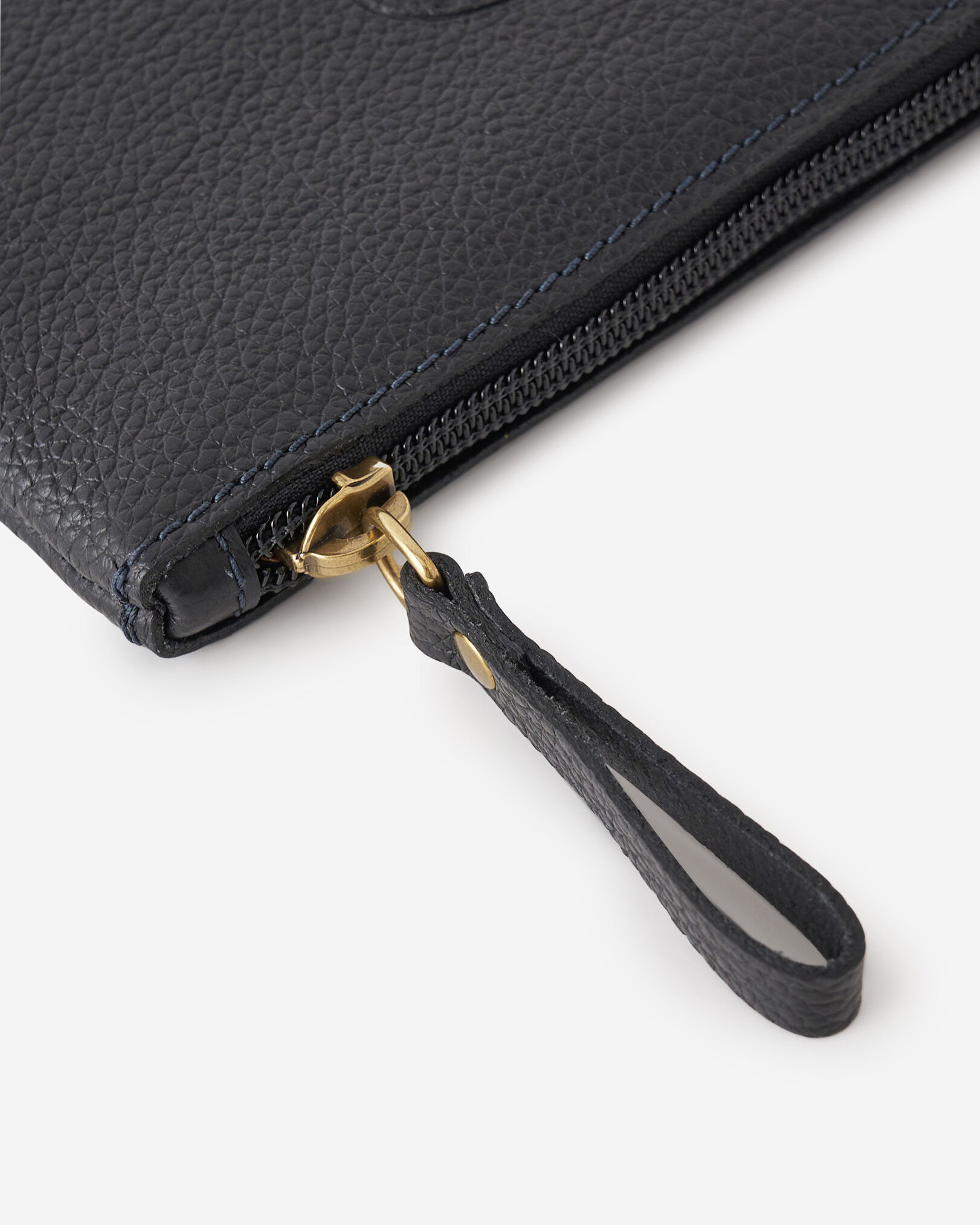 Zip hot sale around pouch