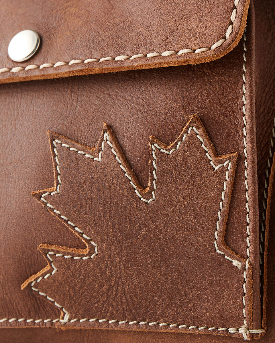 Maple Leaf Urban Pouch Tribe