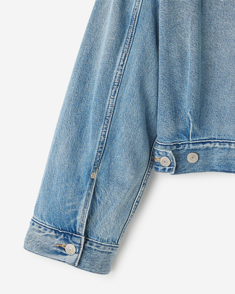 Levi's&reg; Womens Loose Crop Trucker Jacket