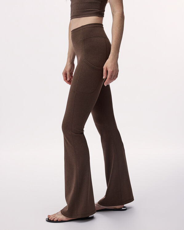 Active Knit Flare Legging