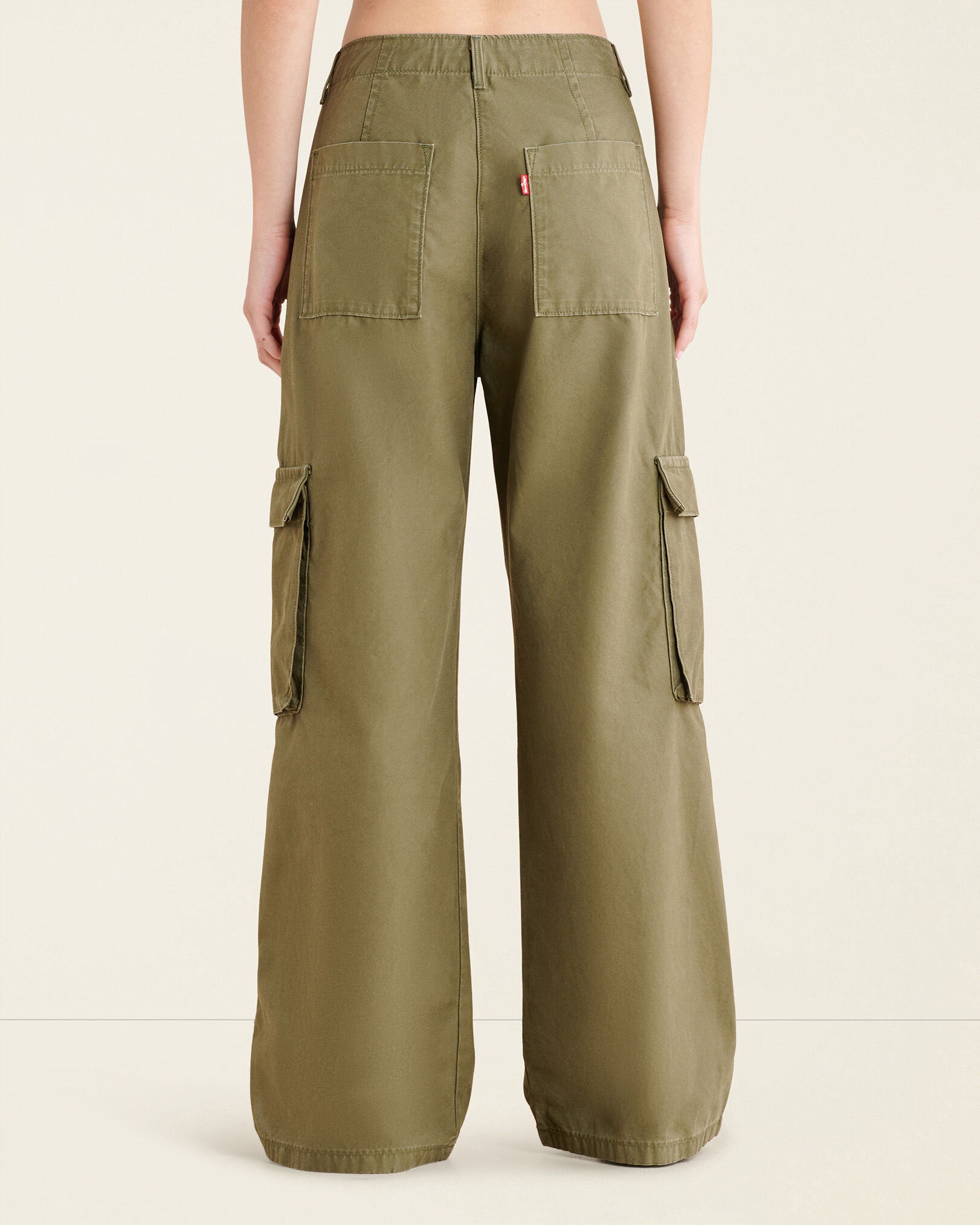 Levis cargo hot sale shorts canada