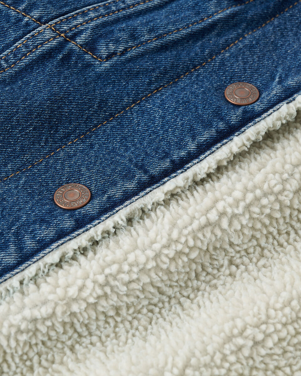 Levi's&reg;  Collarless Crop Womens Sherpa Trucker Jacket