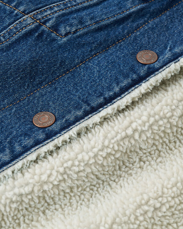 Levi's&reg;  Collarless Crop Womens Sherpa Trucker Jacket