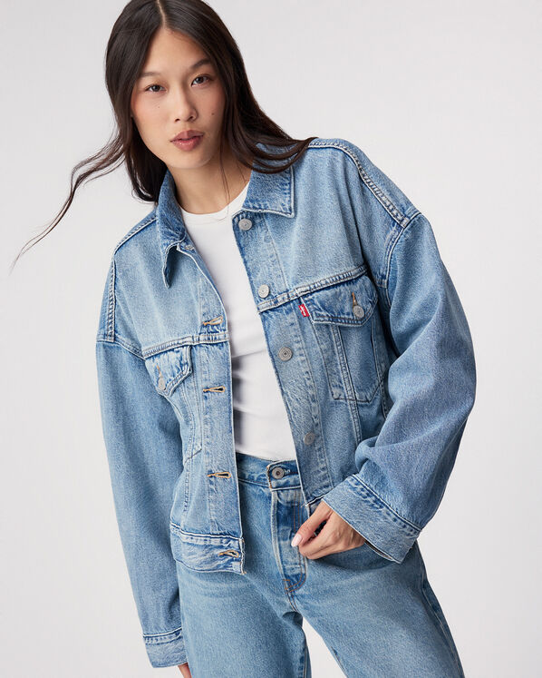 Levi's&reg; Womens Loose Crop Trucker Jacket