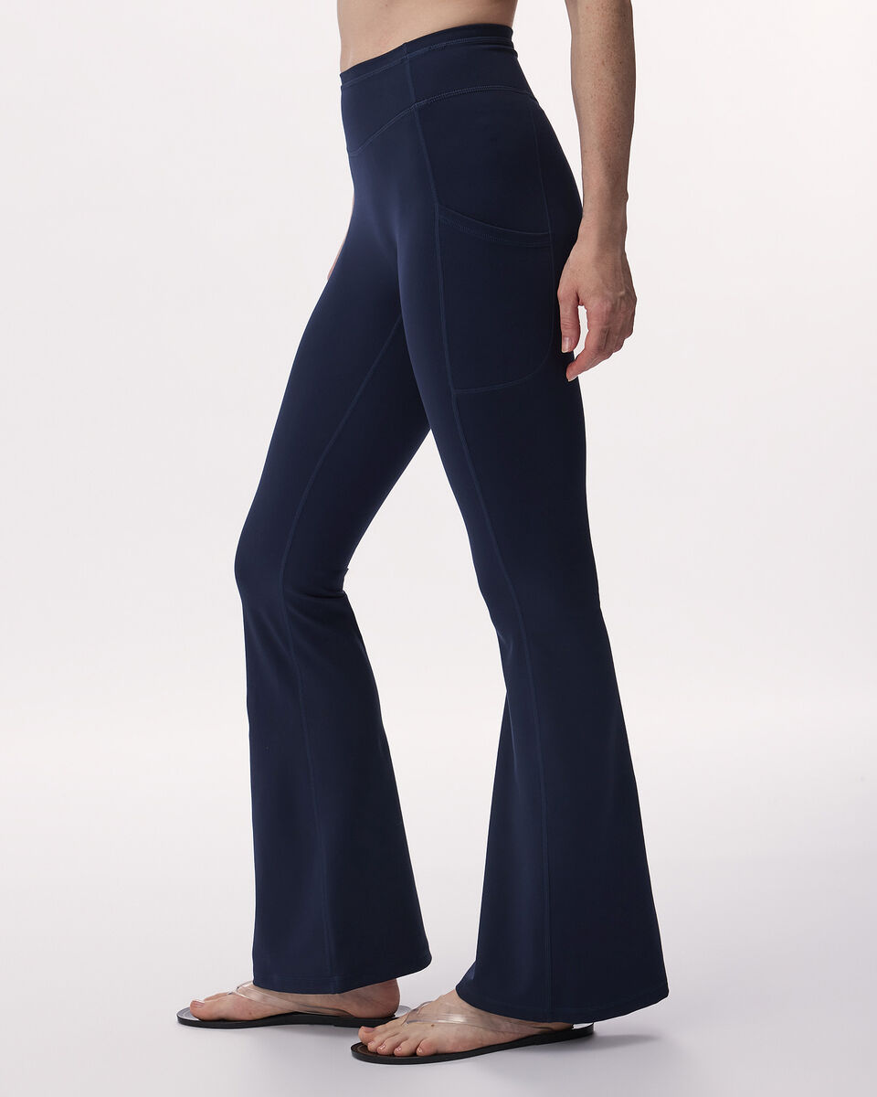 Legging sport &eacute;vas&eacute; en tricot