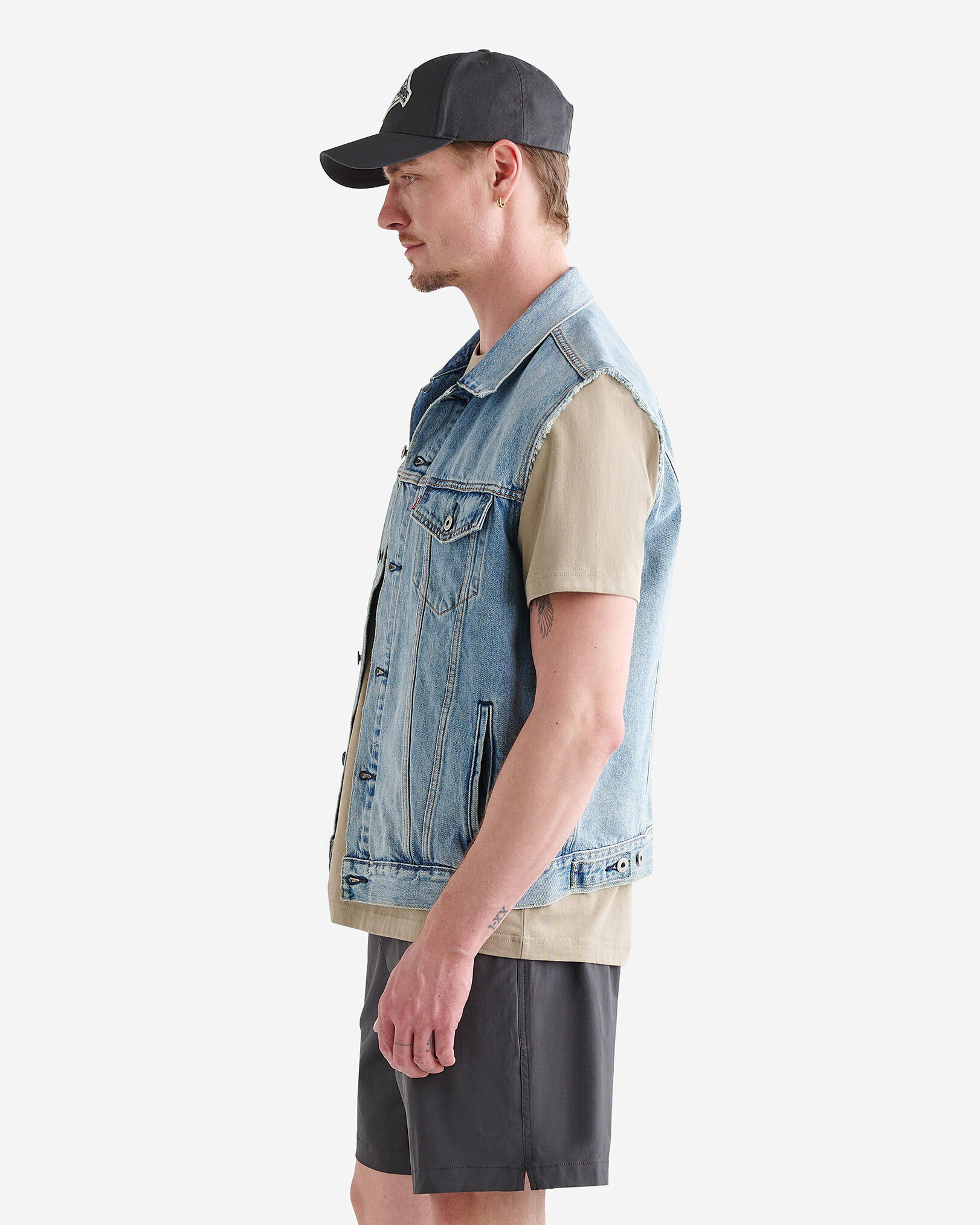 Levi's trucker vest deals