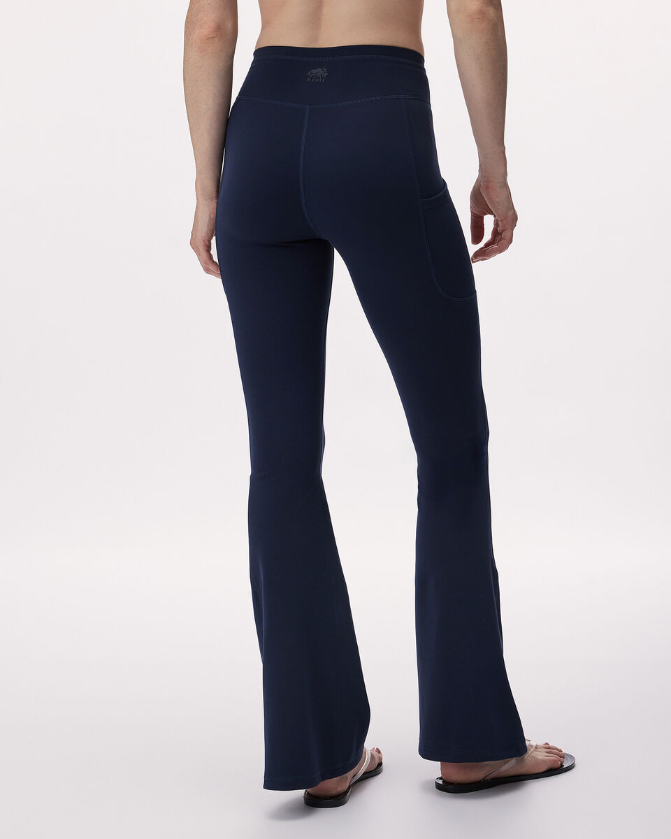 Legging sport &eacute;vas&eacute; en tricot