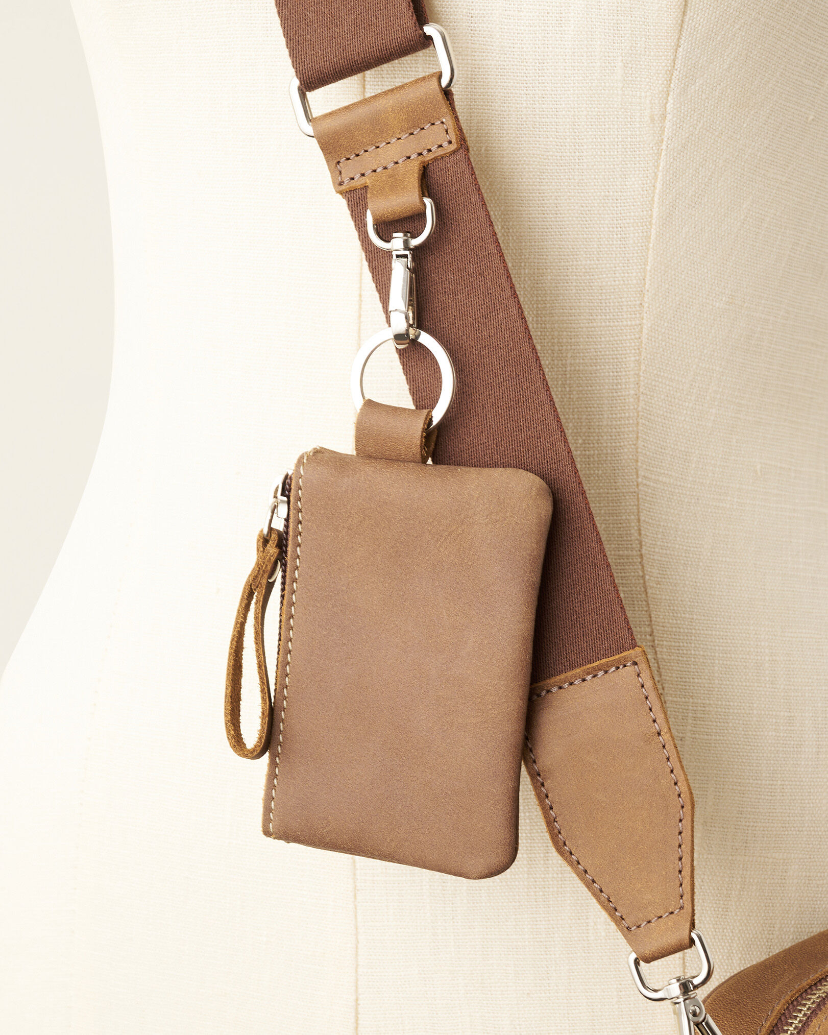 Small crossover store bag