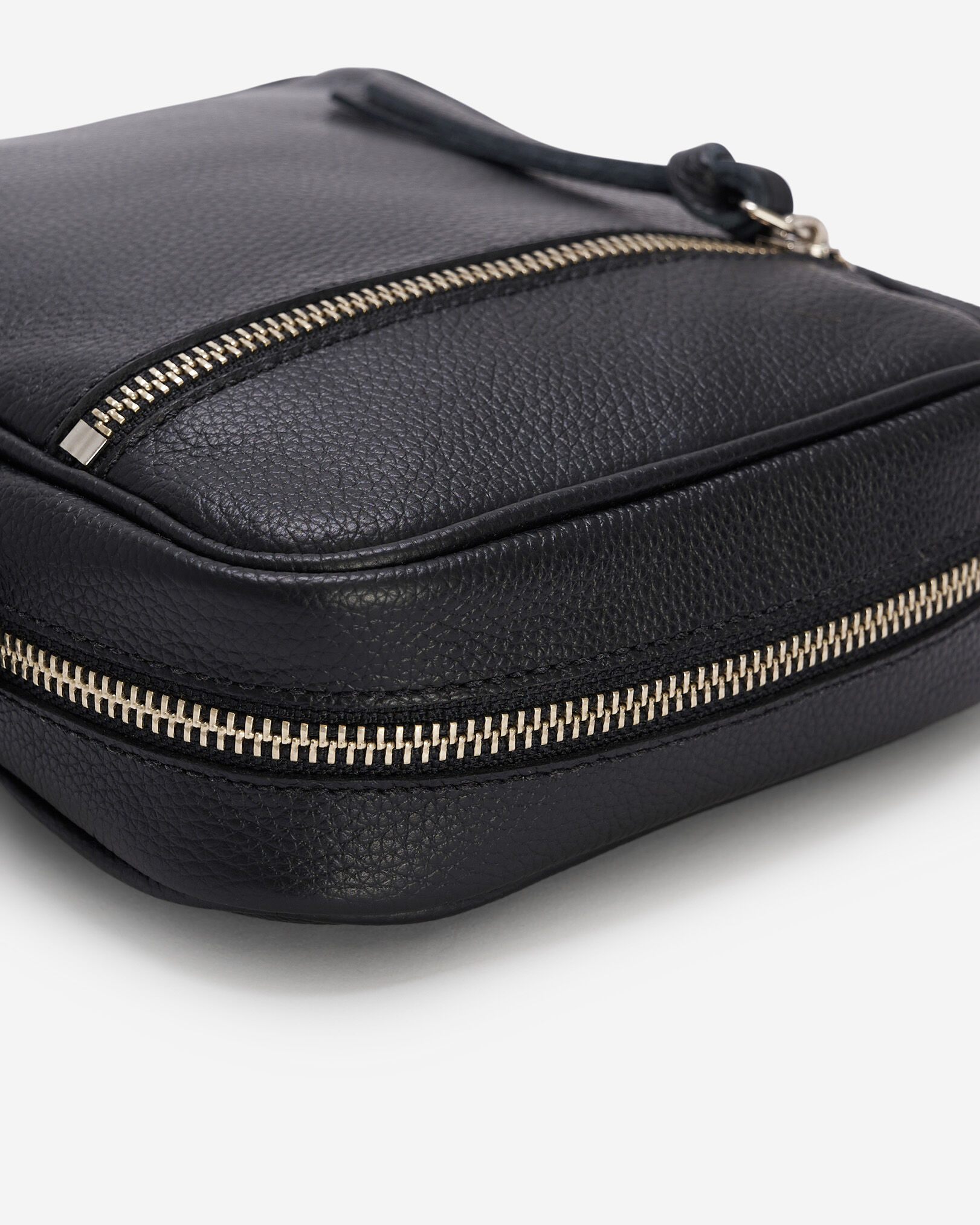 Essential Crossbody Cervino