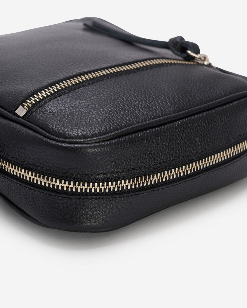 Essential Crossbody Cervino