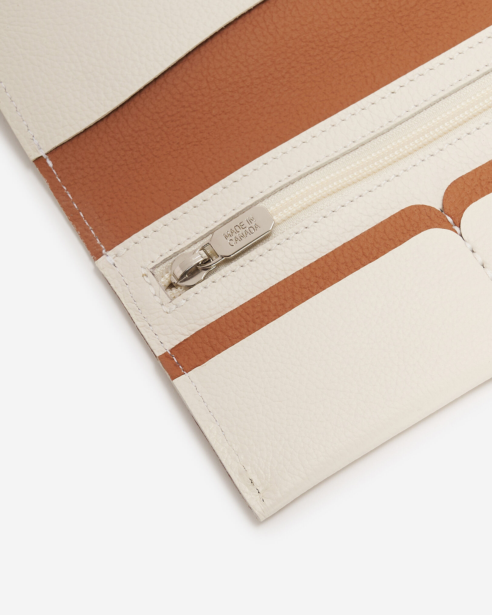 ウォシュレット Large Foldover Wallet Cervino | Roots