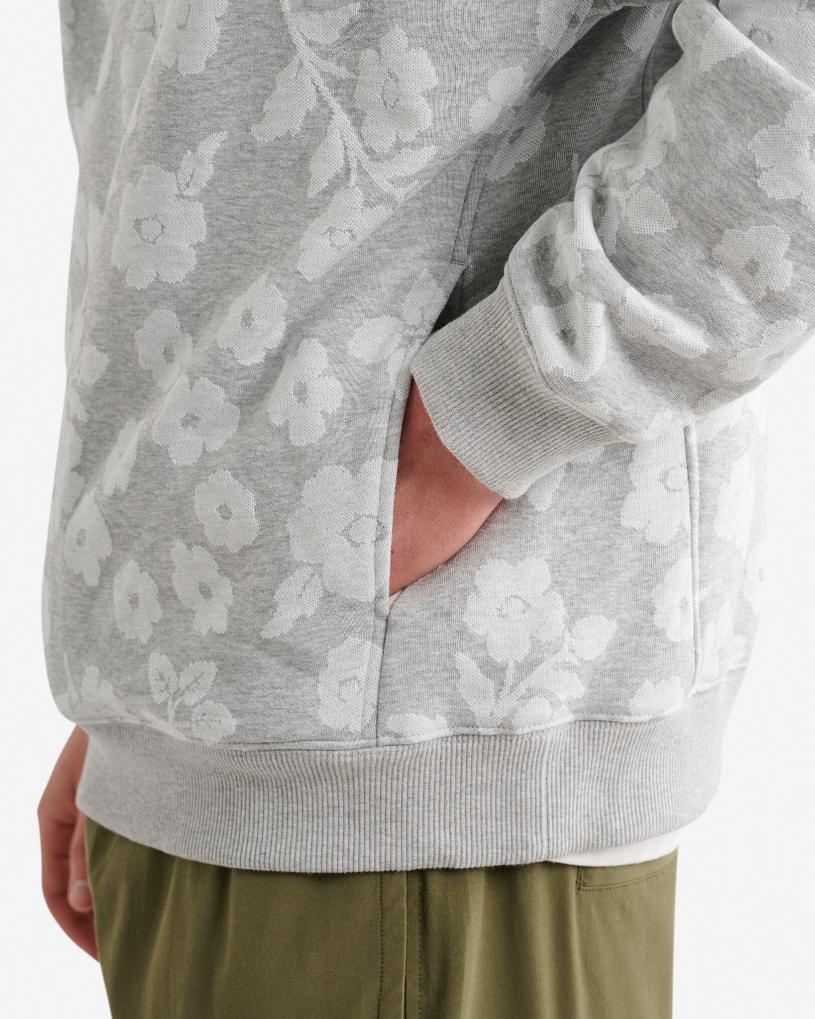 Chandail à capuchon jacquard floral
