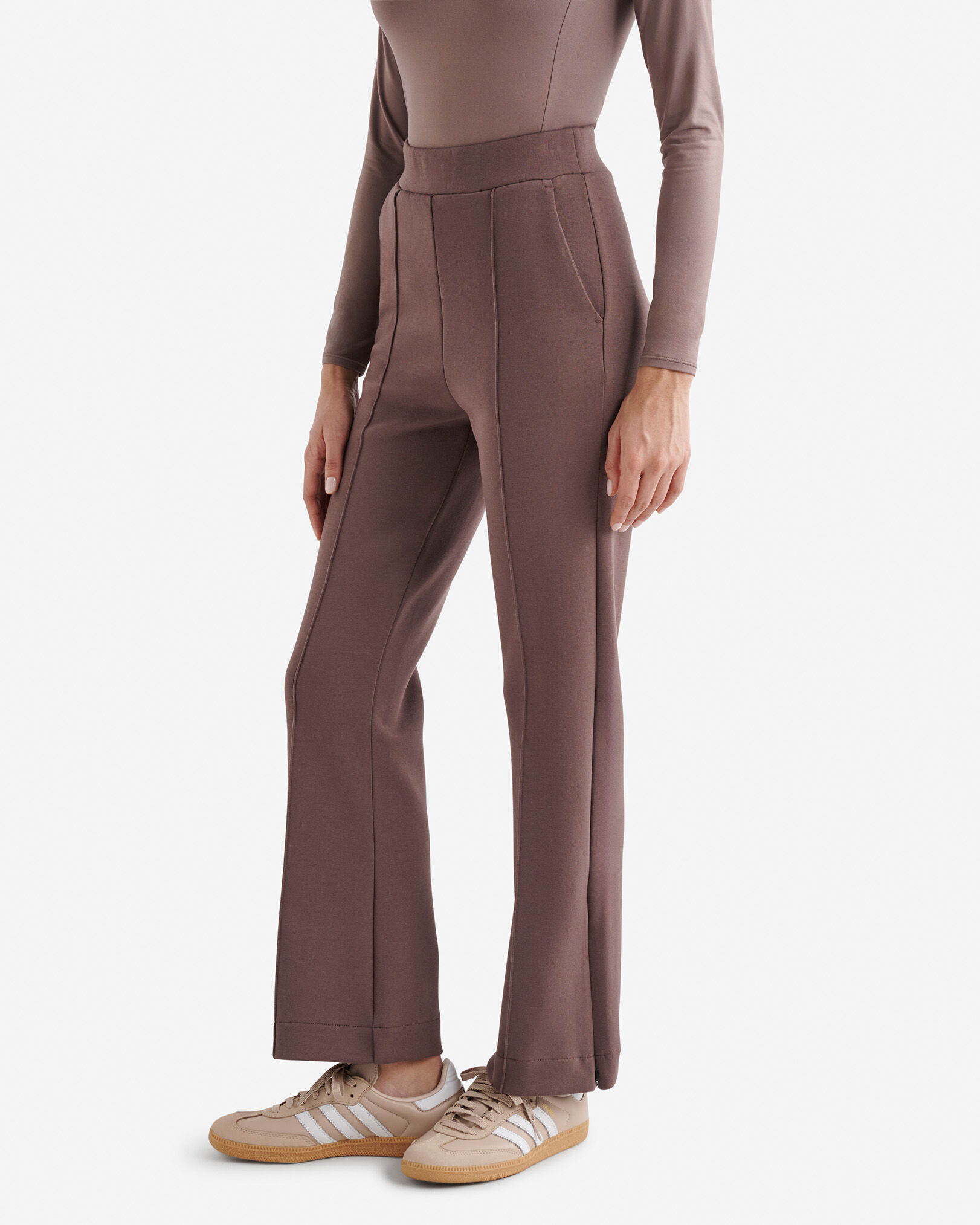 Recover Essential Kick Flare Pant