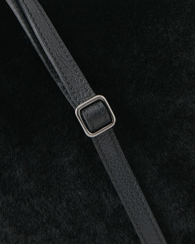 Roots Shearling Edie Bag. 6