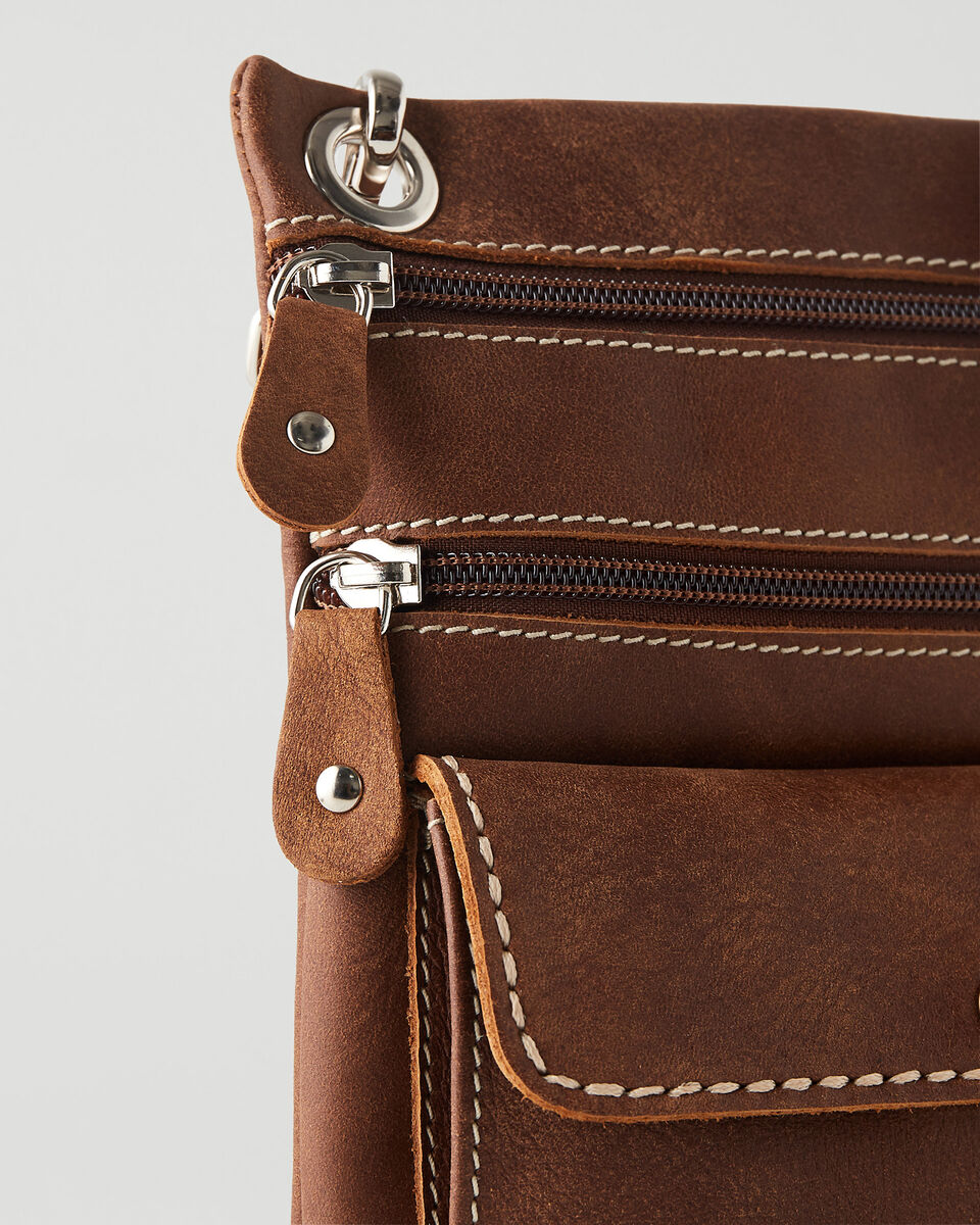 Maple Leaf Urban Pouch Tribe
