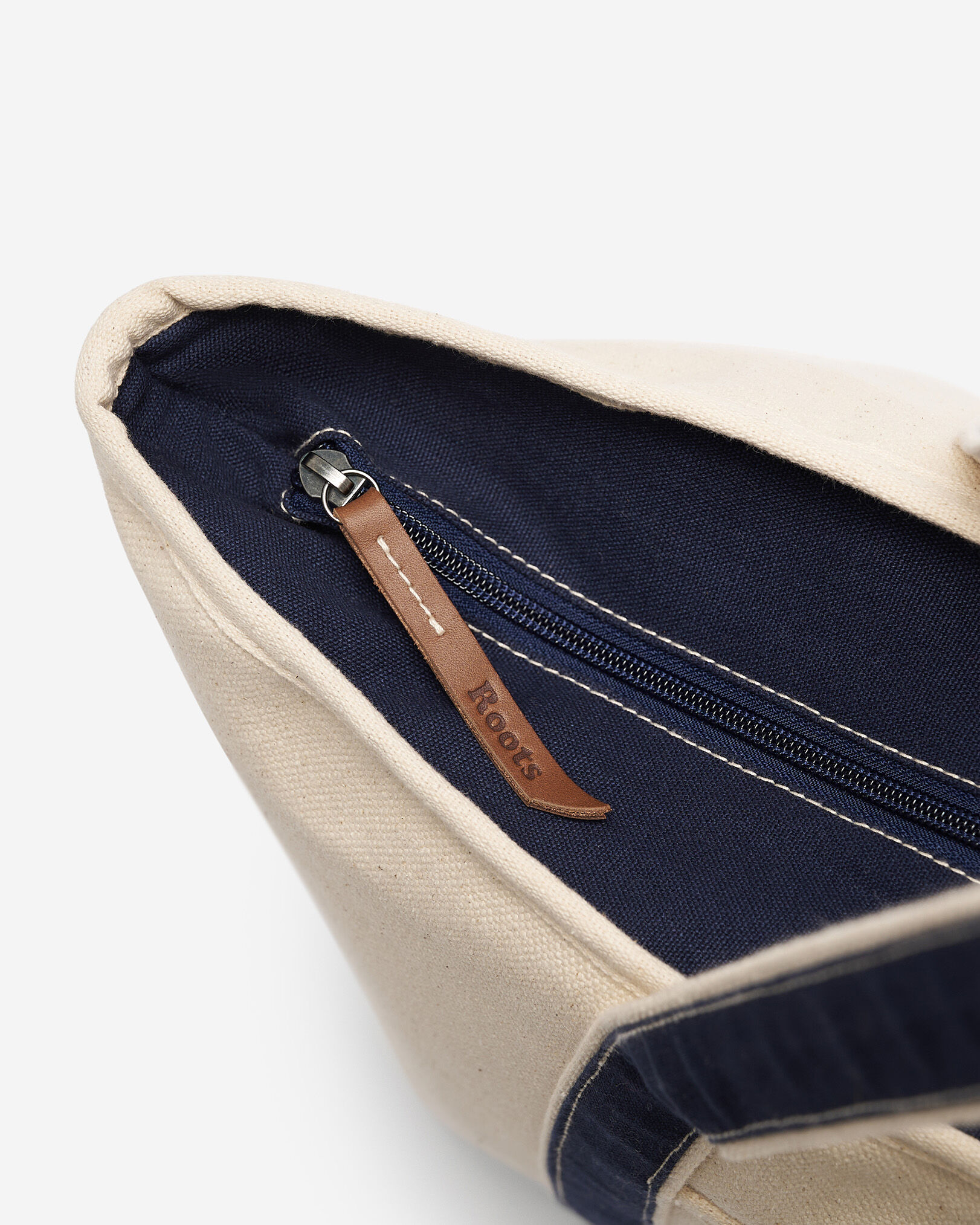 Beaver Canoe Pocket Tote