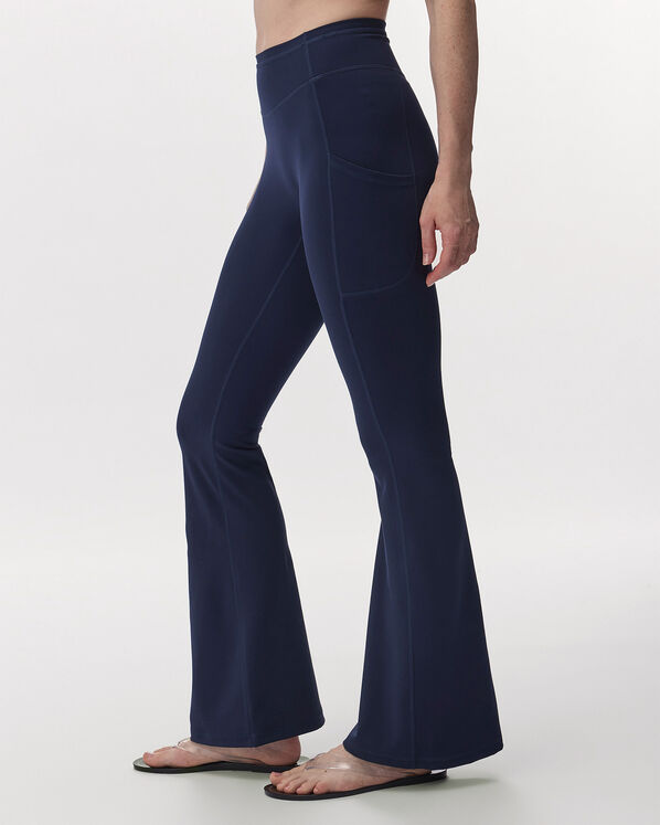 Active Knit Flare Legging