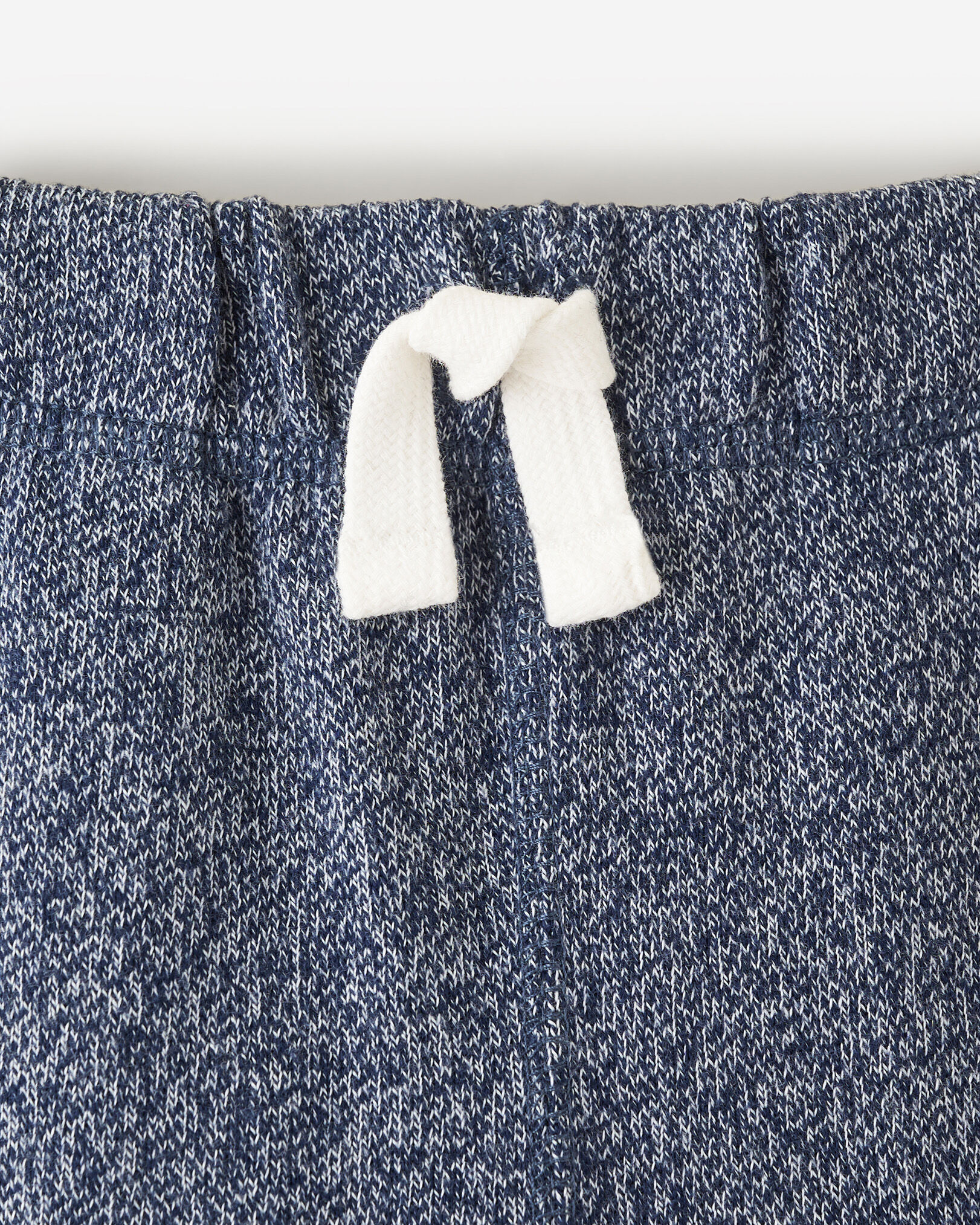 Pantalon ajusté à cheville côtelée en molleton de coton bio pour tout-petits