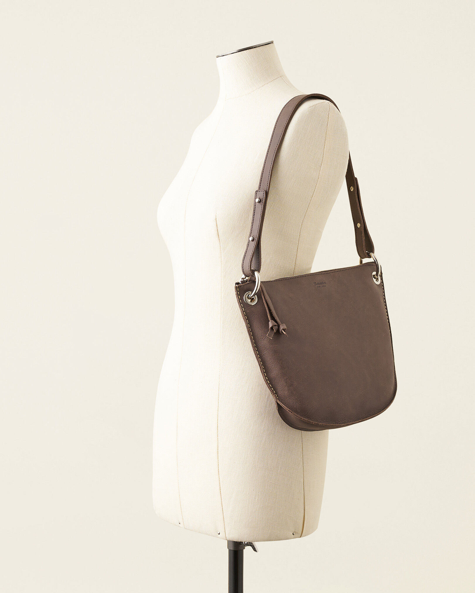 Roots shoulder online bag