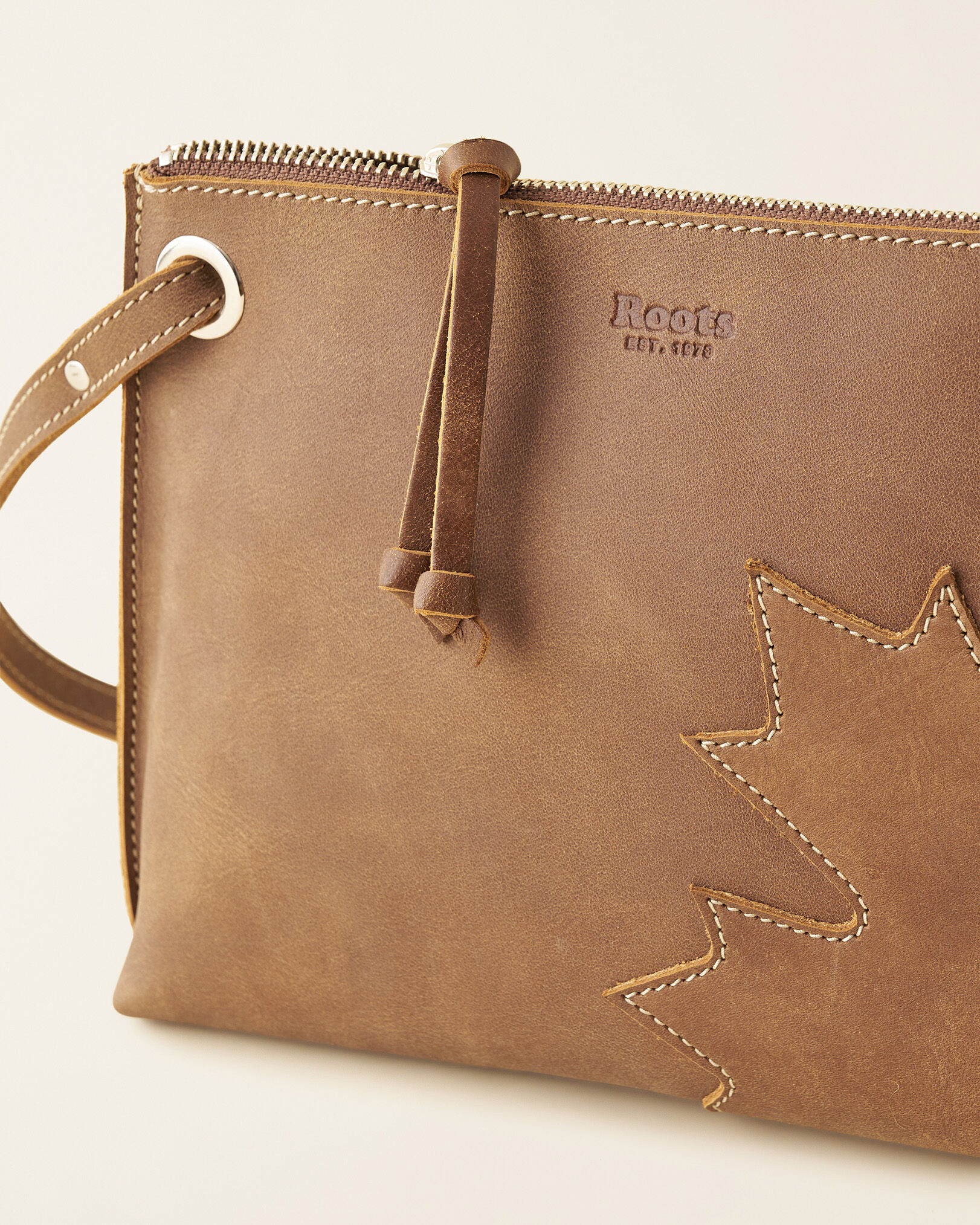 It outlet leather handbags