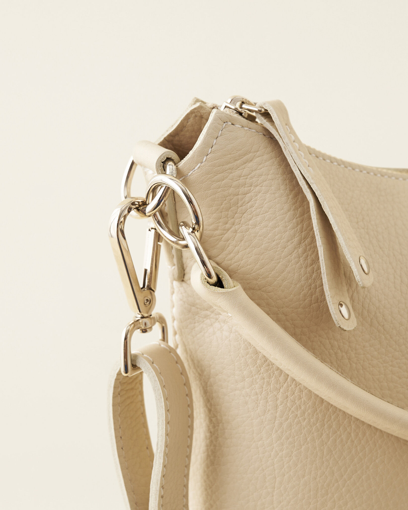 Roots ella bag store