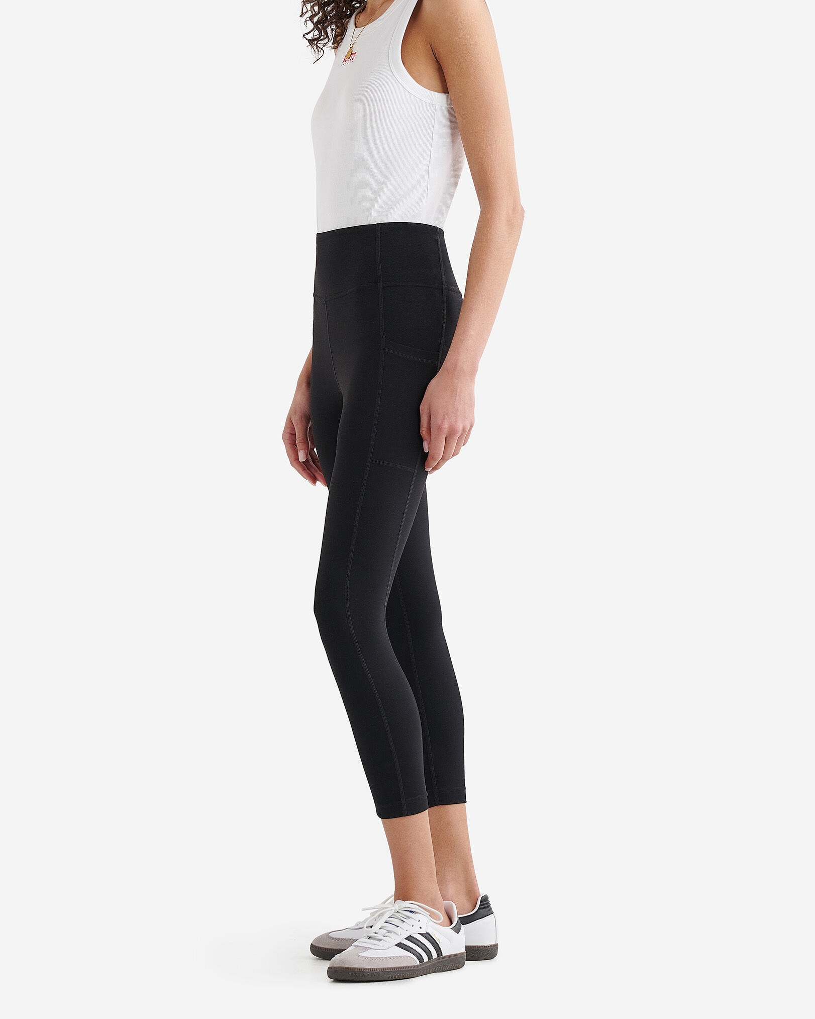 Restore Capri Pocket Legging