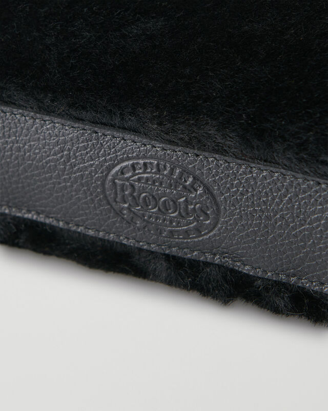 Roots Shearling Edie Bag. 7